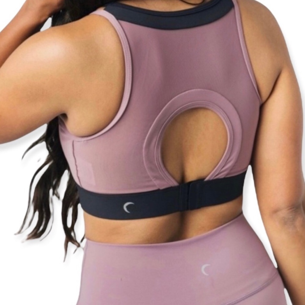 ZYIA Active Women’s Lilac Clasp Sports Bra - Women’s S